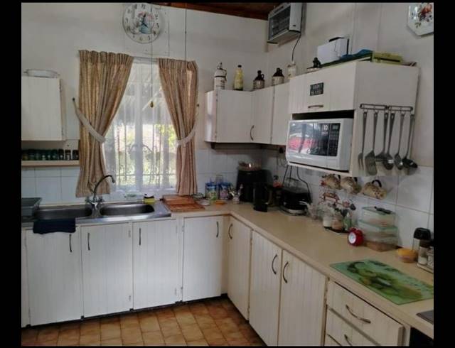 3 BEDROOM HOUSE FOR SALE IN BLUFF